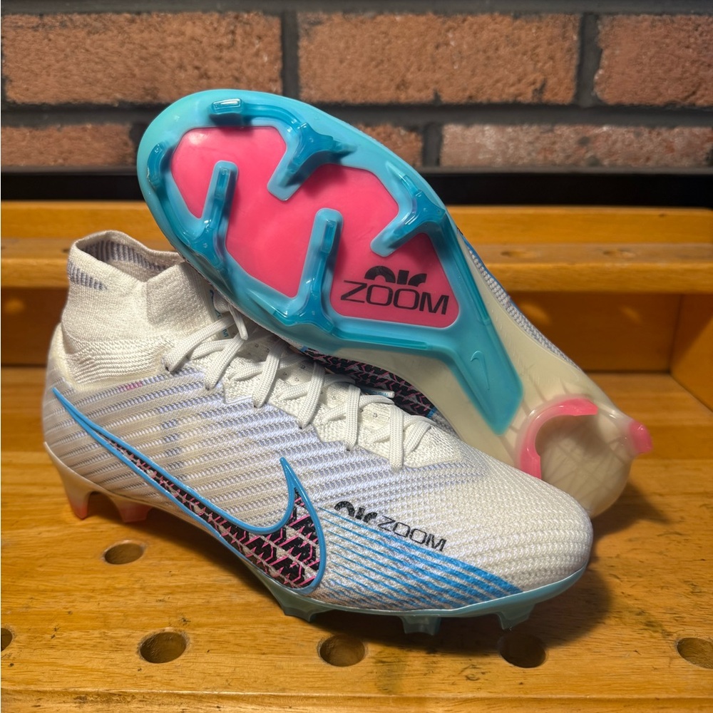 Nike Men’s Mercurial Superfly 9 Elite FG Soccer Cleats 6.5/Women’s 8